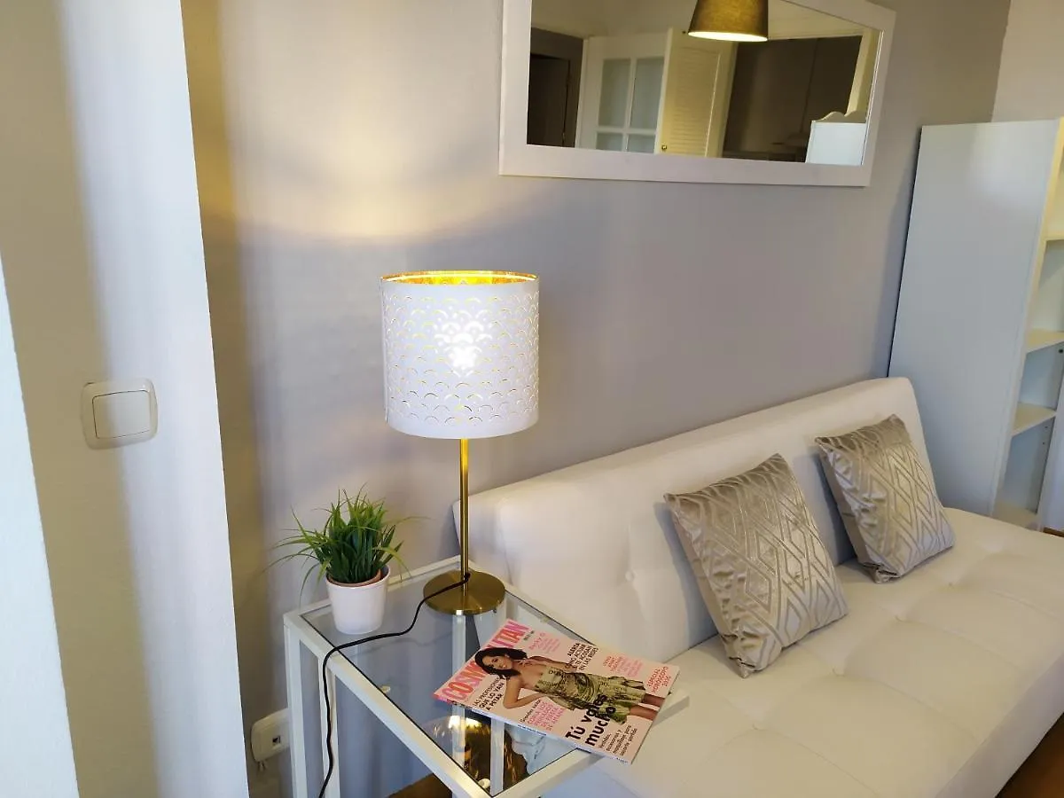 Apartamentos Pirra - Aeropuerto Ifema 马德里