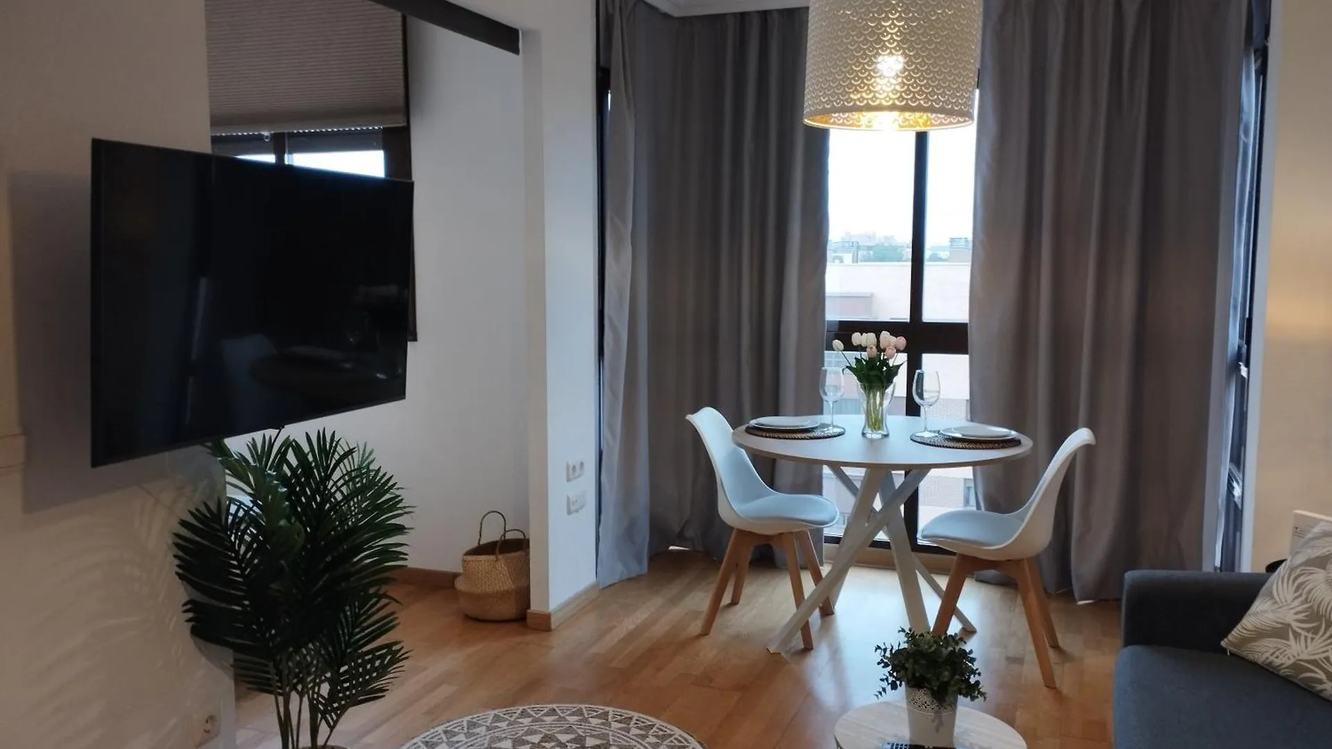 Apartamentos Pirra - Aeropuerto Ifema 马德里